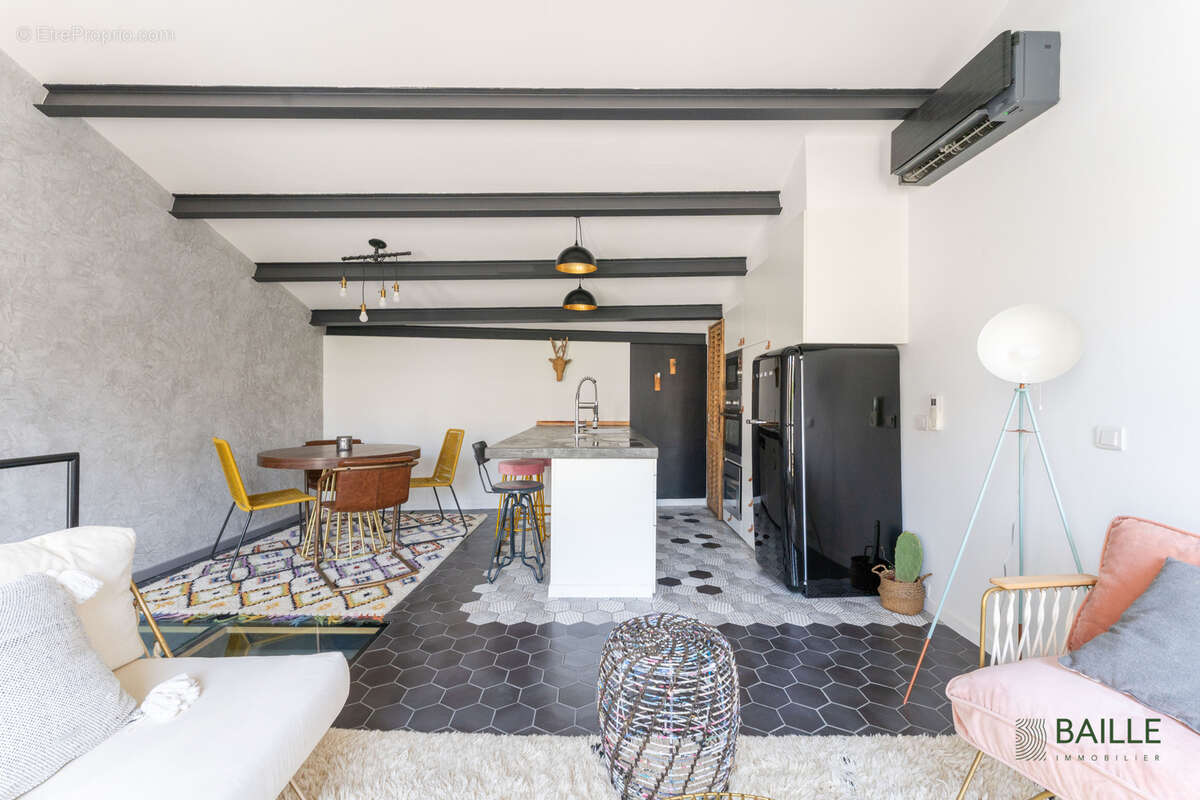 Appartement à MARSEILLE-6E