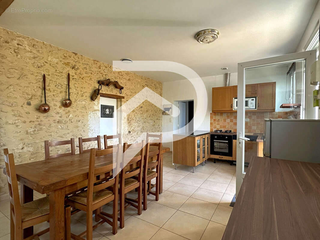 Maison à QUEYSSAC