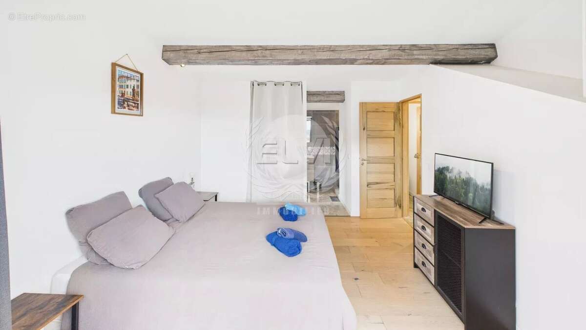 Maison à PLAN-DE-LA-TOUR