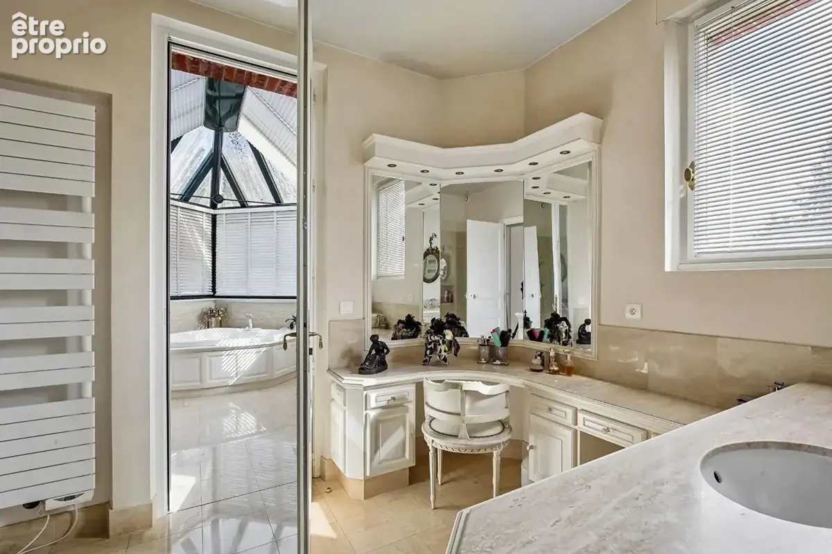 Le vesinet sud - magnifique propriete de 308 m² -  6 chambres - terrain 1541 m²  - piscine - dependance amenagee 18 m² - - photo 10