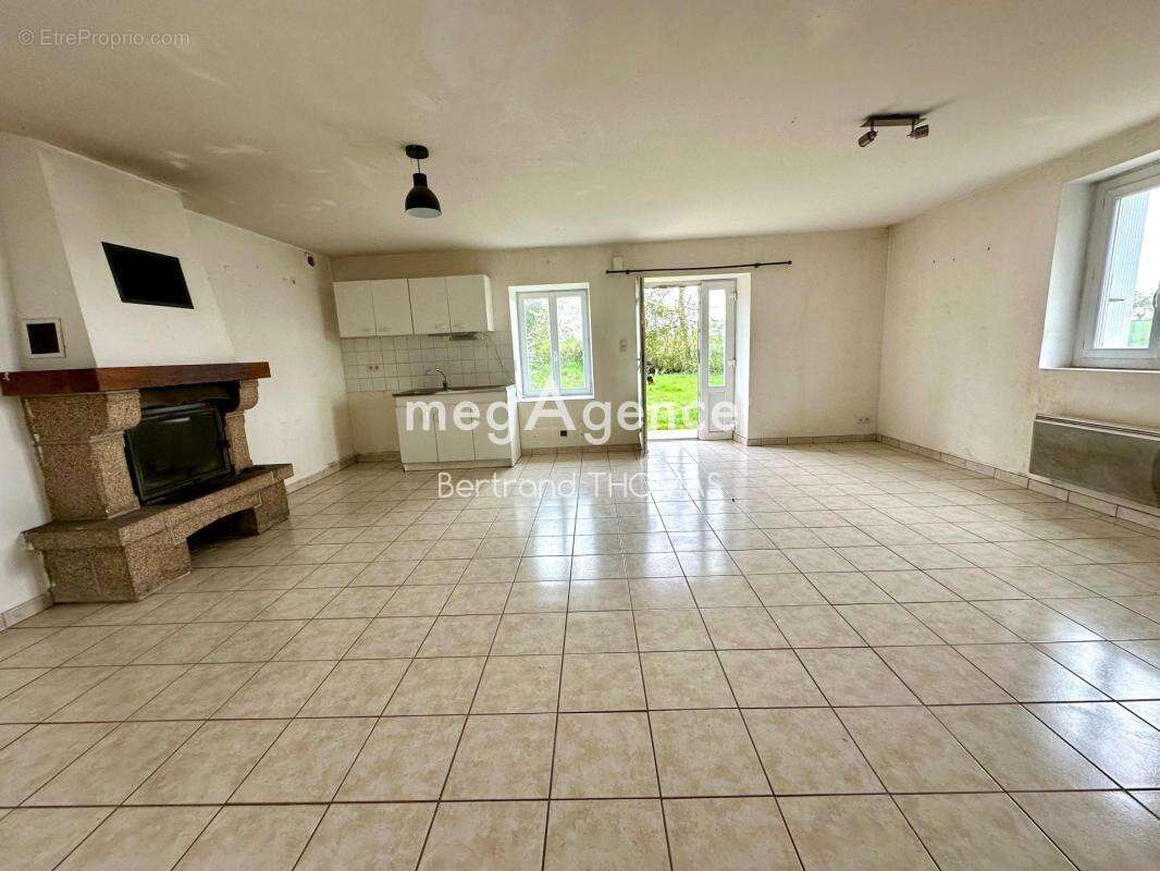 Maison à SENS-DE-BRETAGNE