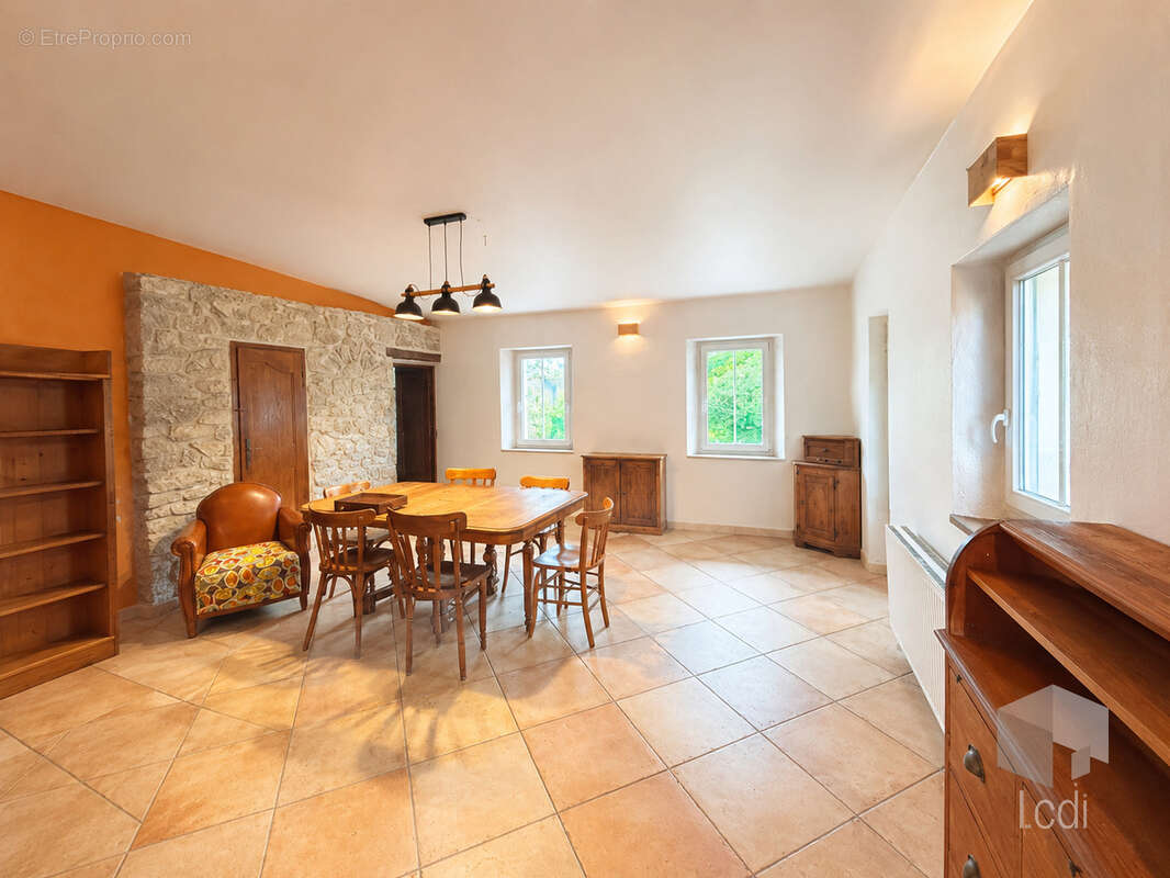 Maison à MARSANNE