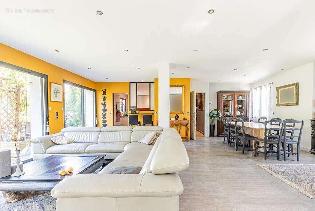 Maison à VERRIERES-LE-BUISSON