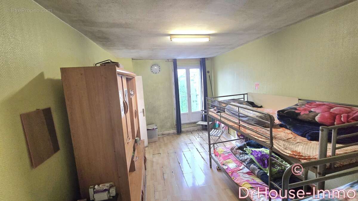Appartement à AUBERVILLIERS
