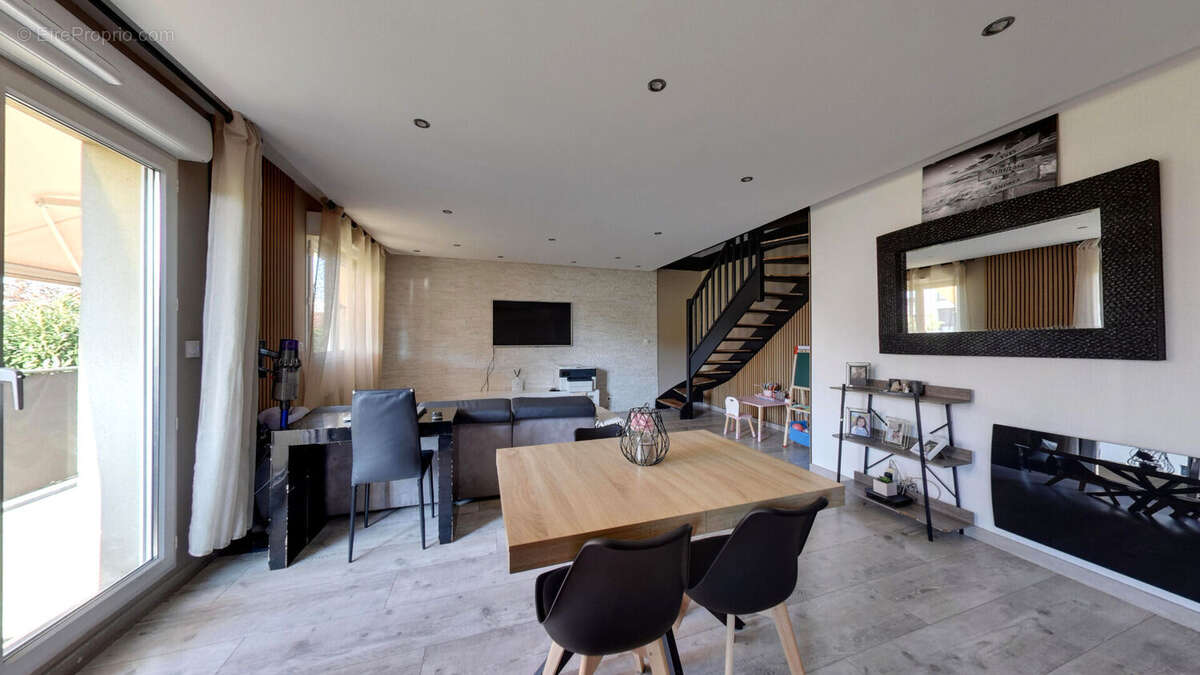 Appartement à ROISSY-EN-BRIE