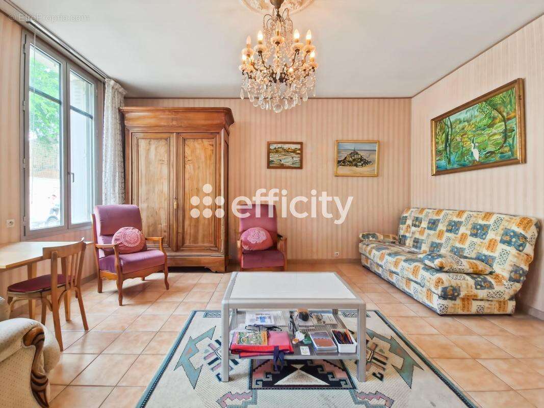Maison 211 m² à Rochefort  - photo 3