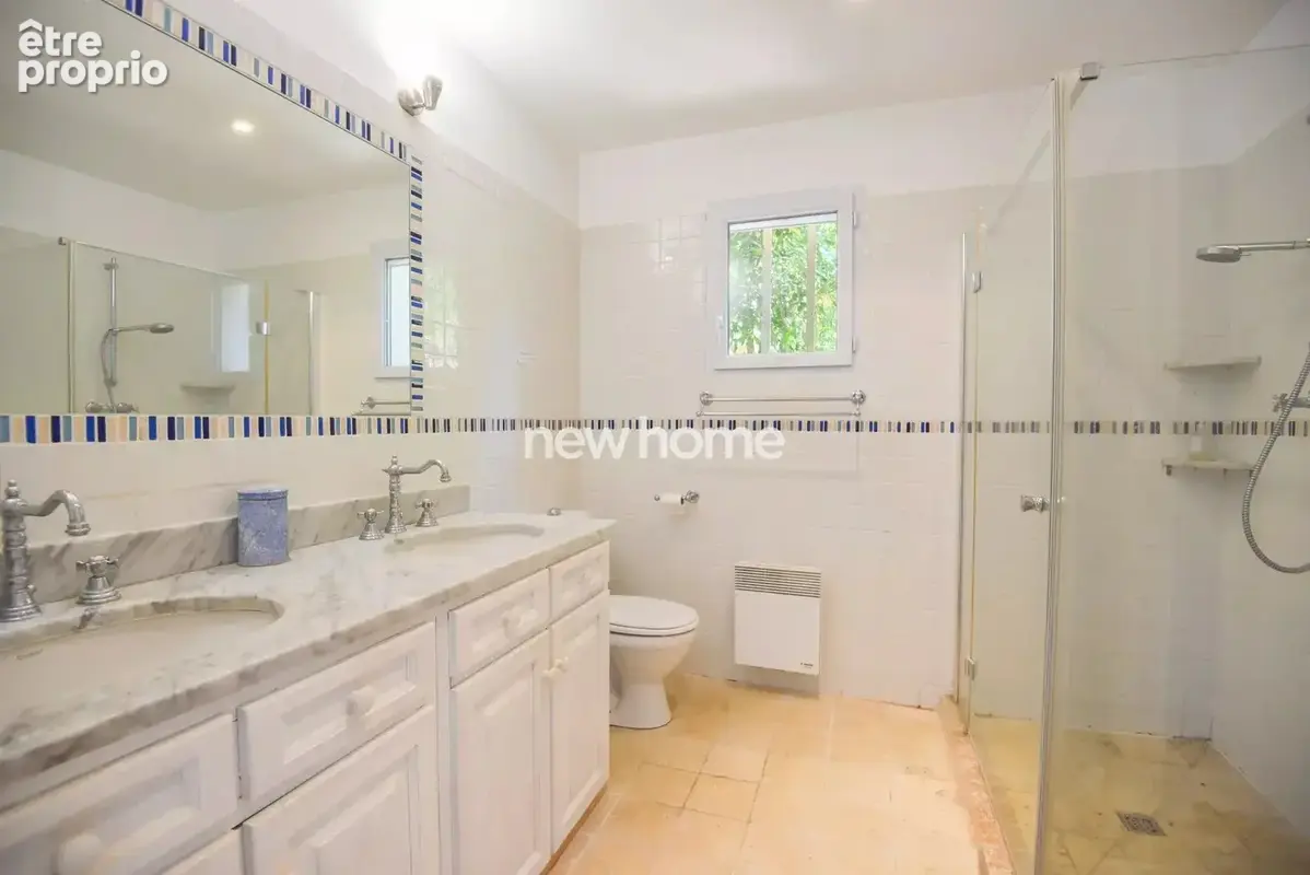 Maison 4 chambres au clame sur un beau terrain arboré - photo 18