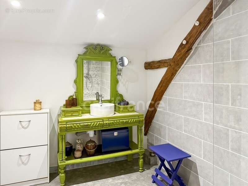 Maison de ville, Villefranche du Périgord, 140m2, totalement rénovée et meublée, cave voutée. Idéal résidence secondaire ou loca - photo 23