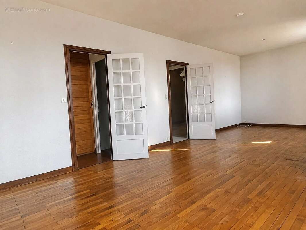 À vendre – Maison à rénover avec grand terrain – Quartier du Douet, Saint-Sébastien-sur-Loire - photo 2