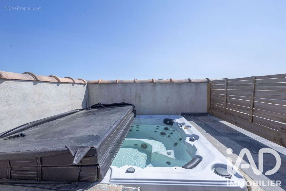 Maison 310 m² à Saintes-Maries-De-La-Mer  - photo 3