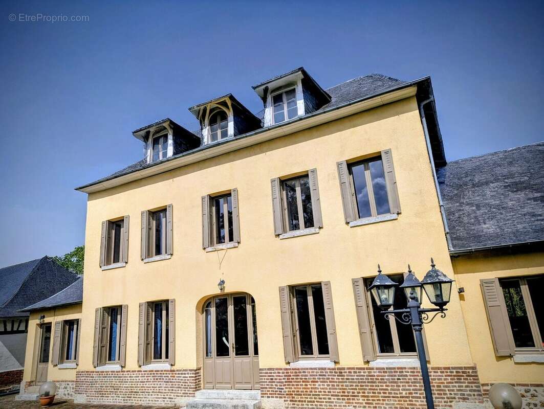 Maison 200 m² à Saint-Ouen-De-Thouberville  - photo 2
