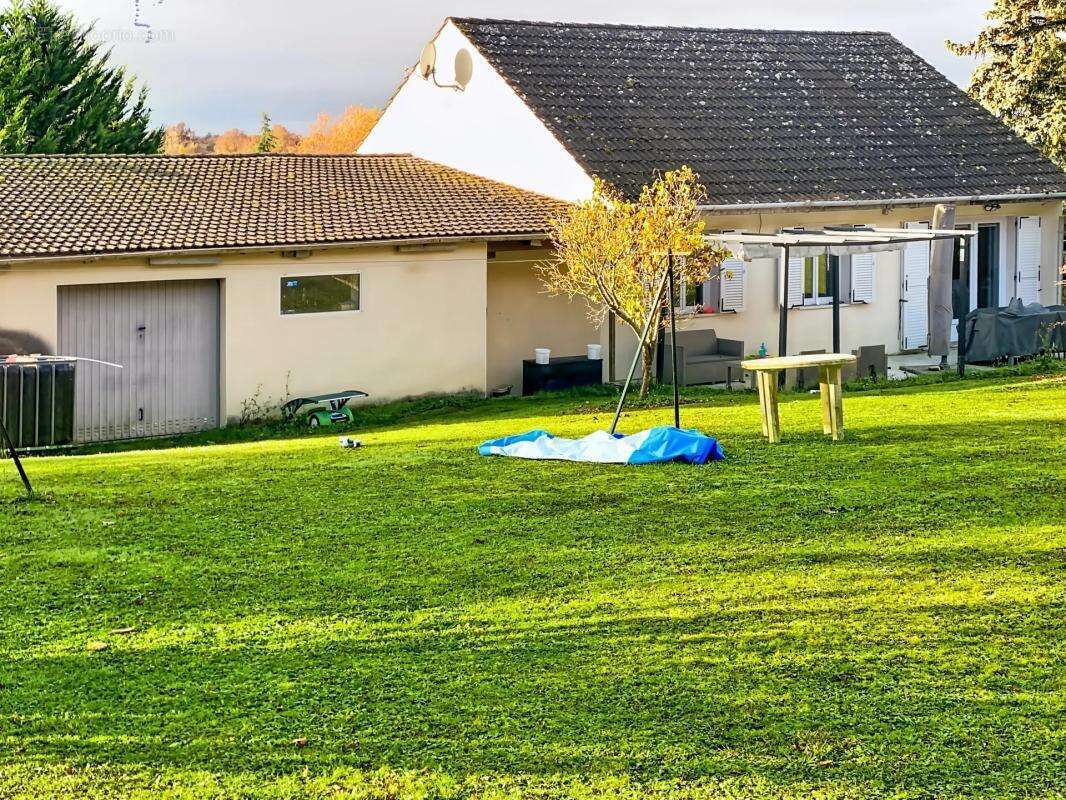 Maison à VILLETHIERRY