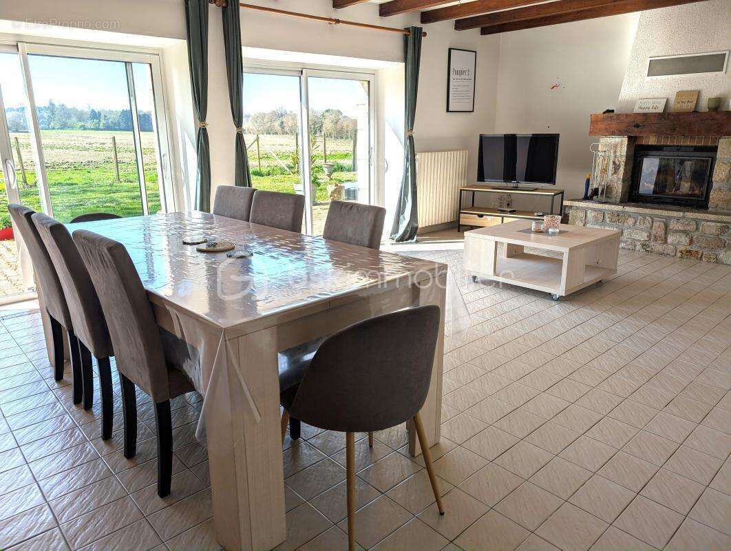 Maison à LANVAUDAN