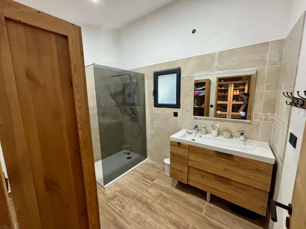 Maison à SUZE-LA-ROUSSE