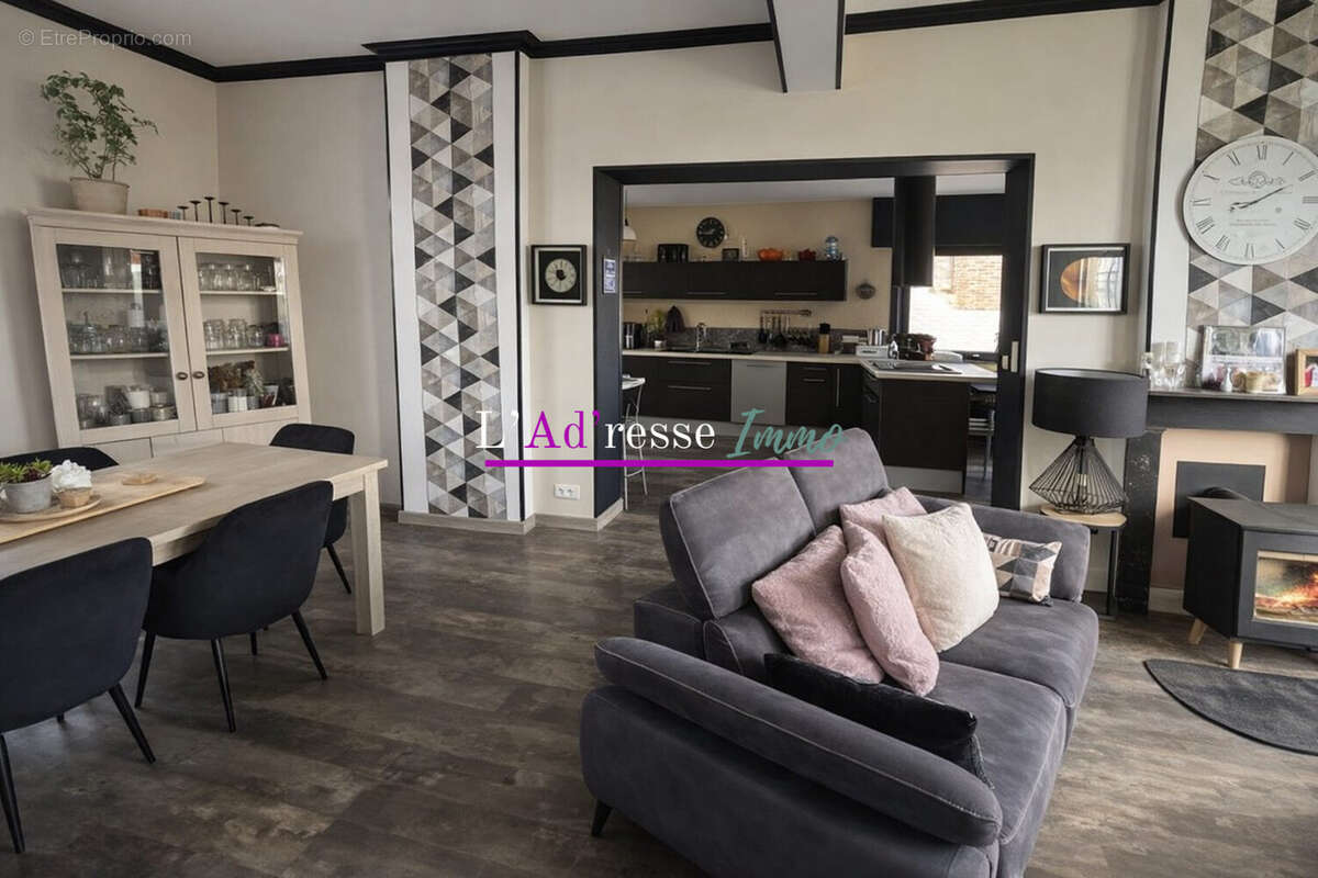 Maison à CROISILLES