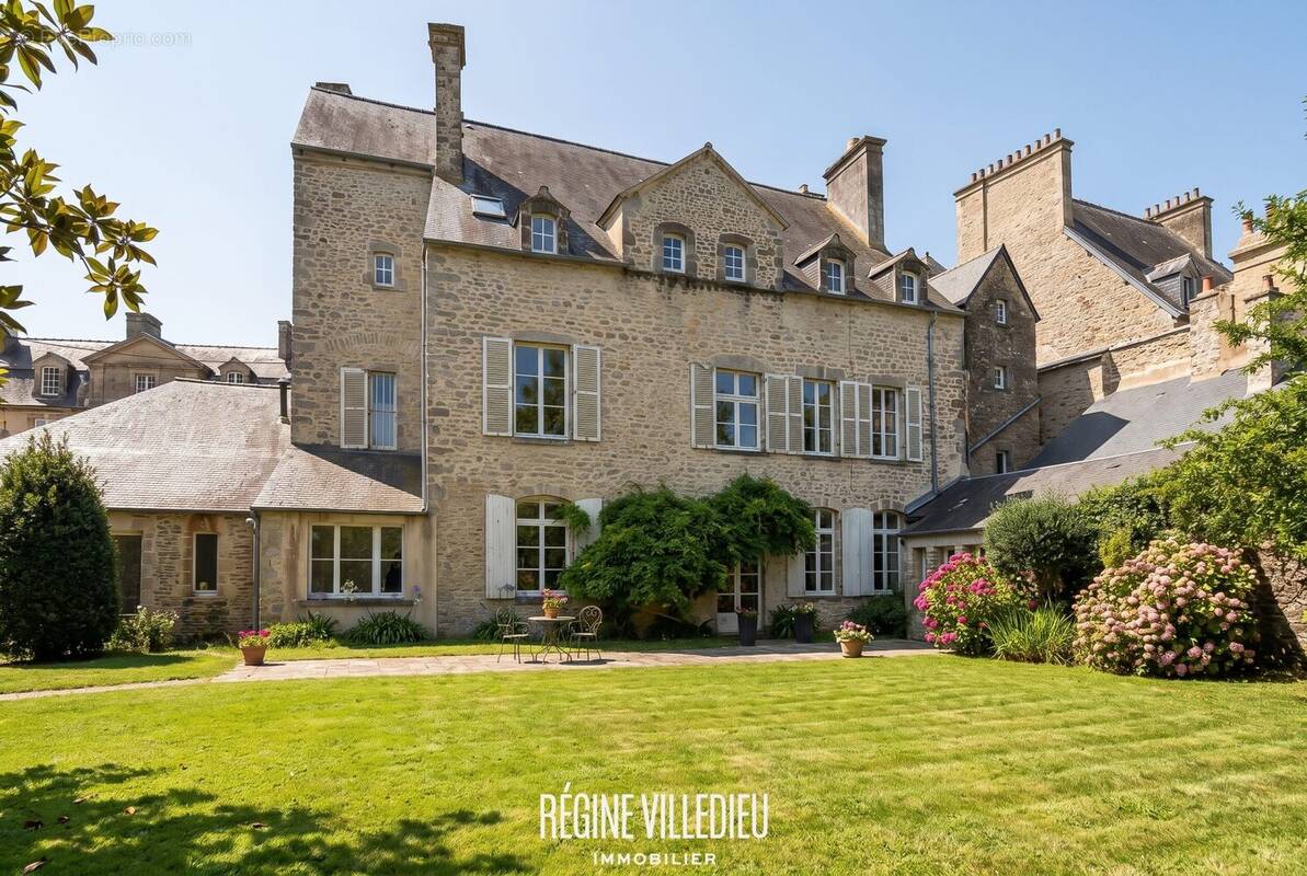 Maison à VALOGNES