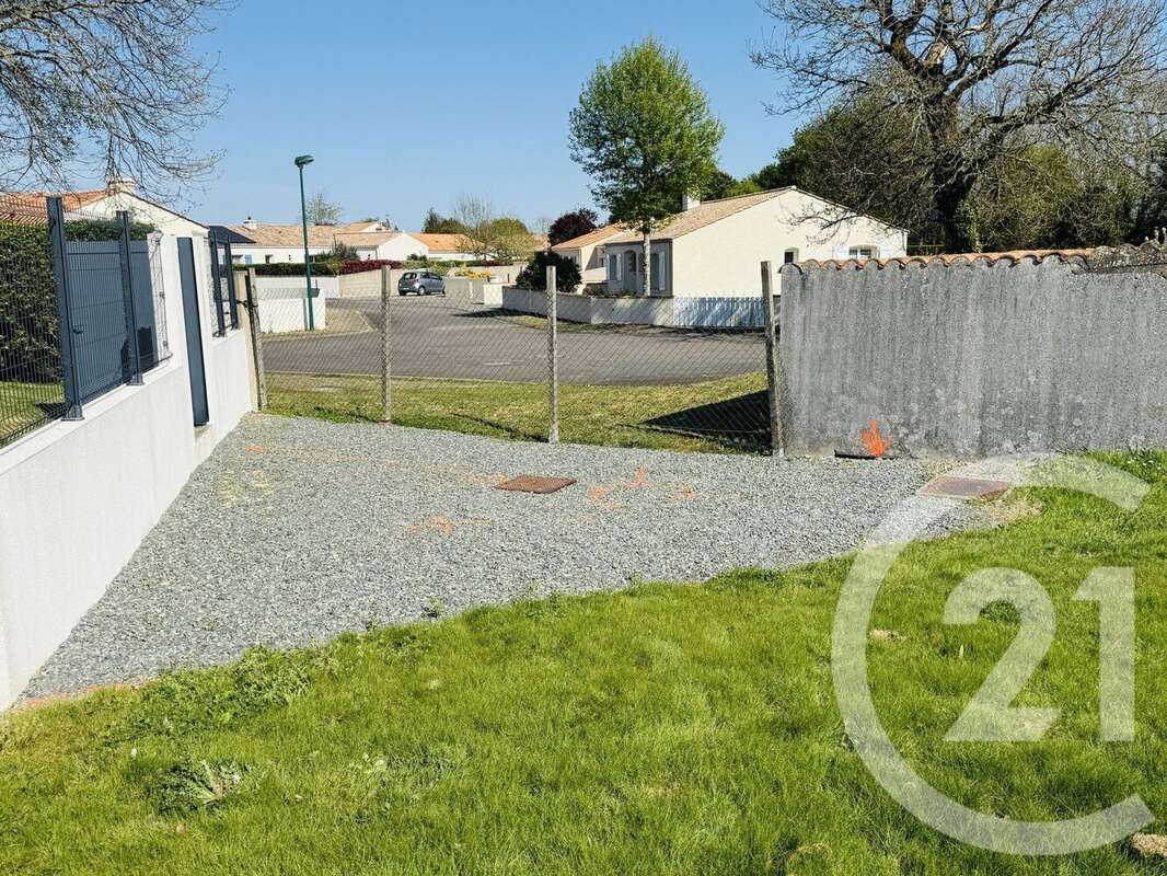 Terrain à TALMONT-SAINT-HILAIRE