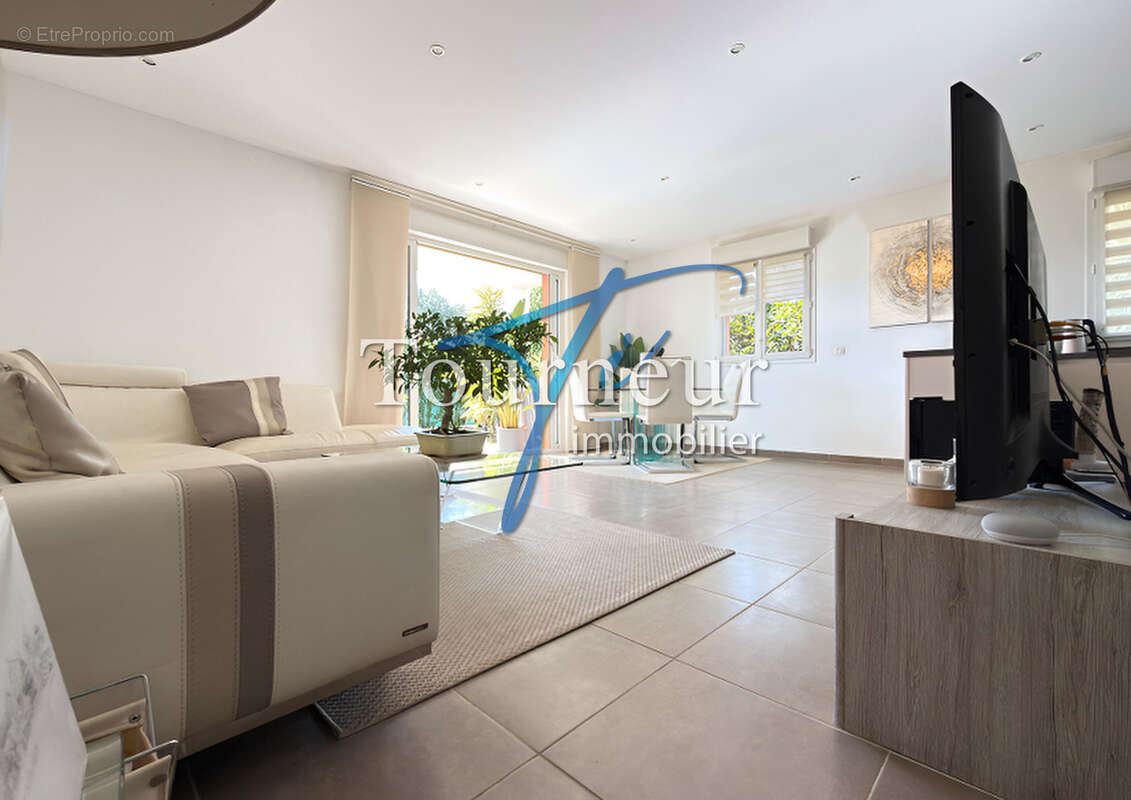 Appartement à SANARY-SUR-MER