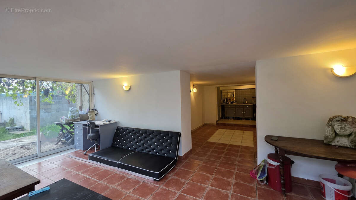 Maison à CHARMES-SUR-RHONE