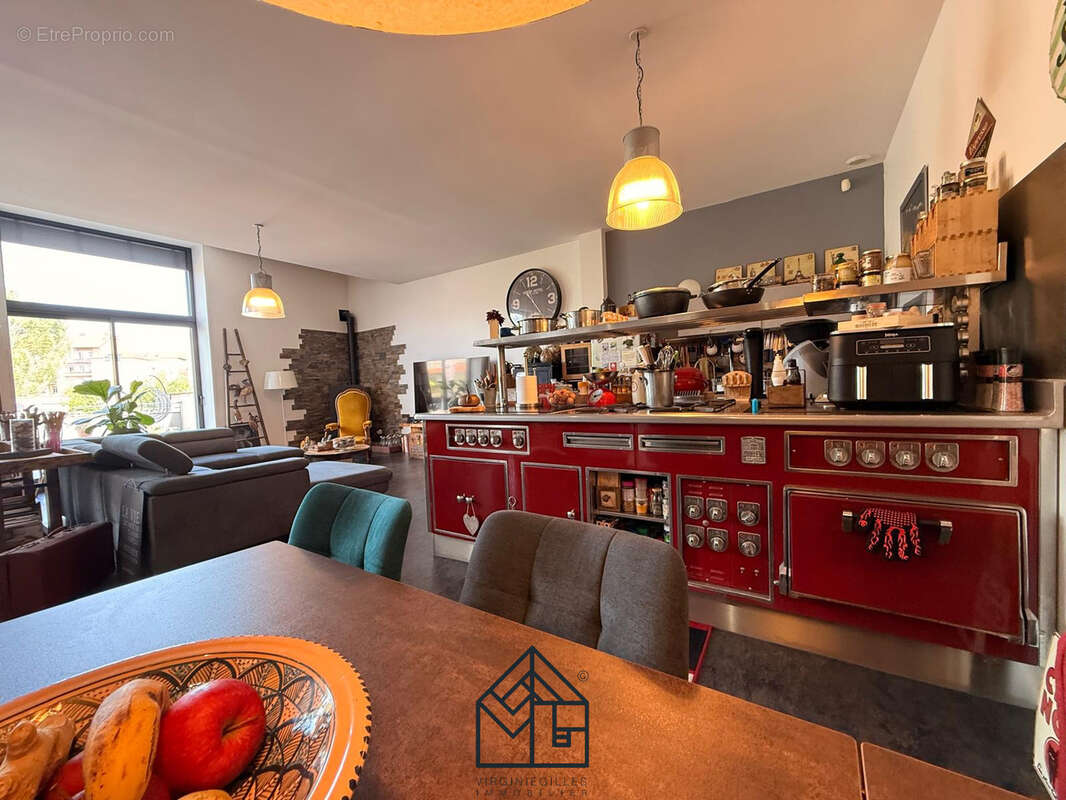 Appartement spacieux avec immense terrasse, centre ville, au calme - photo 4