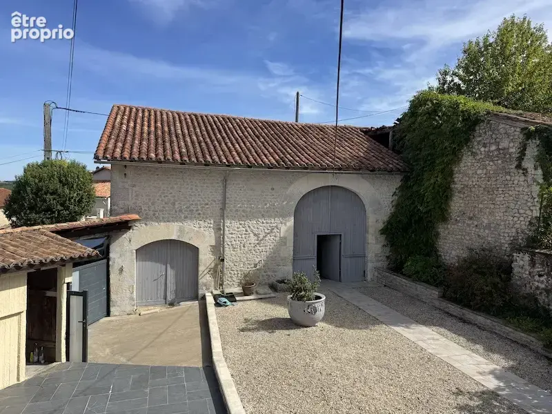 Belle maison de caractère avec piscine chauffée et grand jardin - photo 7