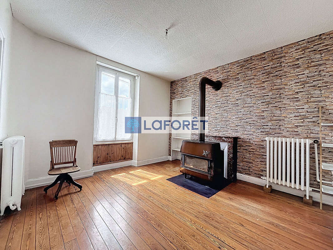 Maison à BROUSSEVAL