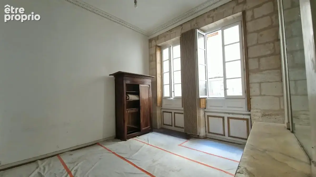 Bordeaux St Pierre T2 Bis de 65m2 - photo 6