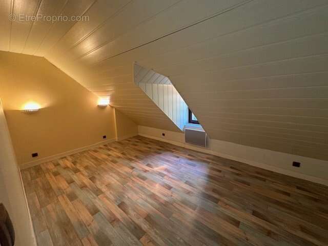 Grande demeure de 6 chambres et piscine intérieure sur un jardin paysager de 2 000 m². - photo 4