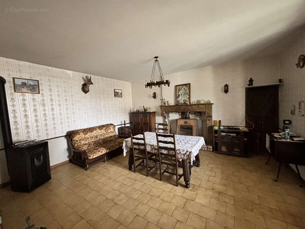 Maison à NEUVILLE-DE-POITOU