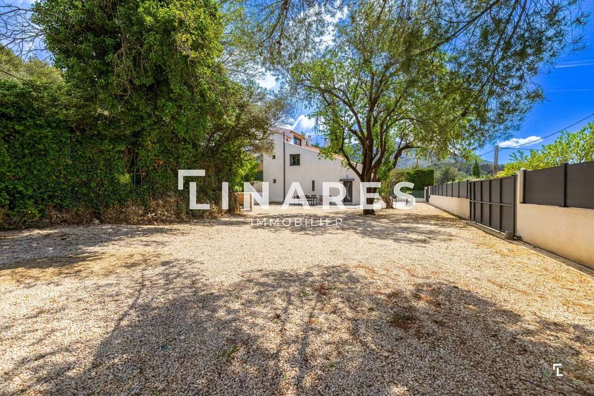 Maison à ROQUEVAIRE