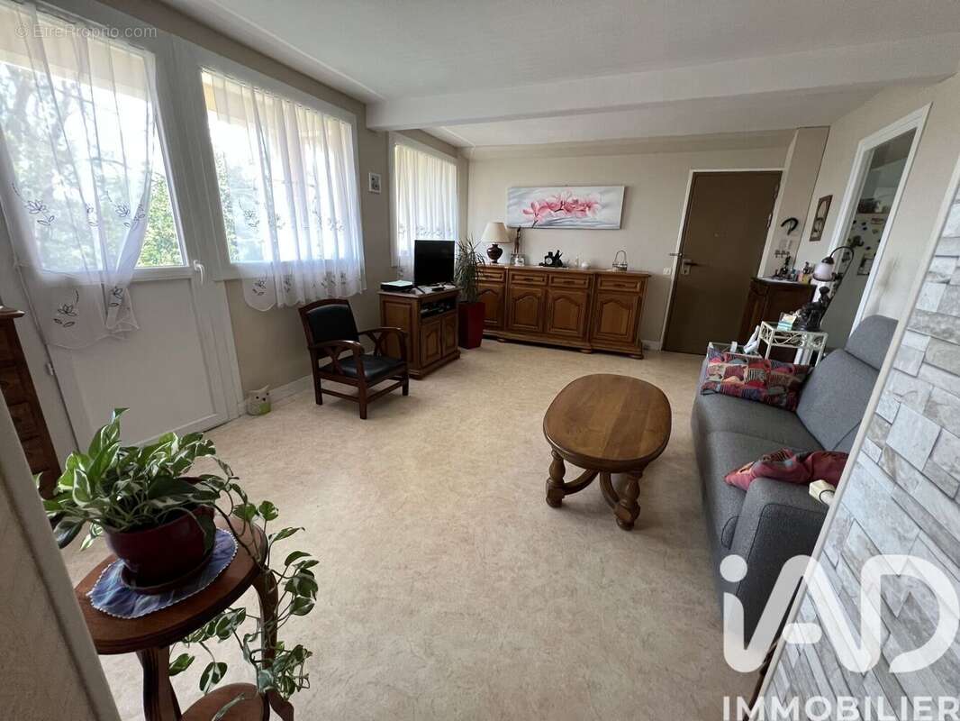 Photo 2 - Appartement à CORBEIL-ESSONNES