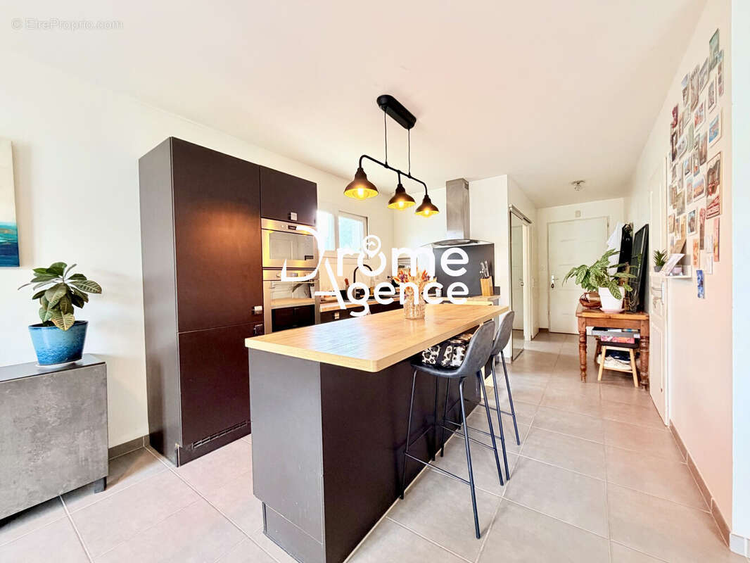 Maison 93 m² à Valence  - photo 3