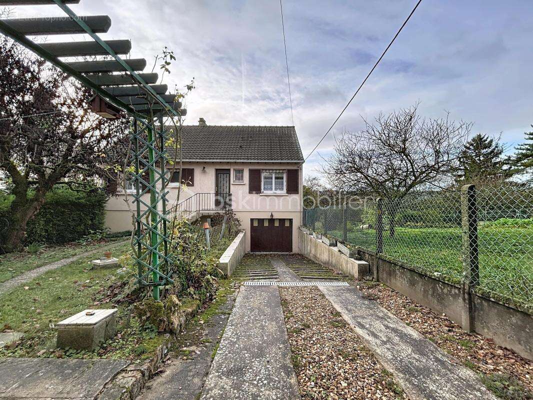 Maison à CORBEIL-ESSONNES