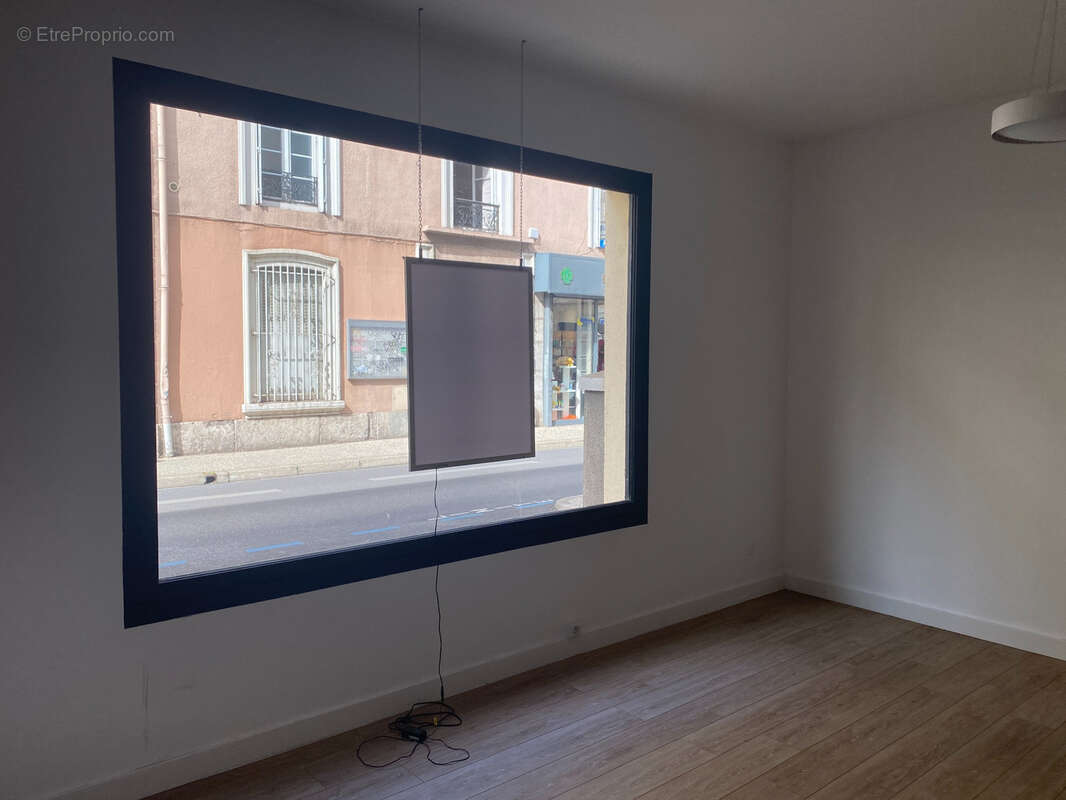 Local avec 2 parkings, et 2 caves, Rue des Alpes, 26000 VALENCE - photo 7