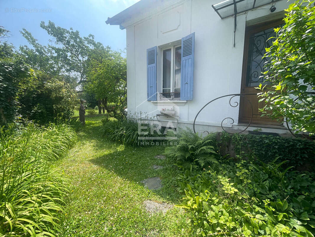 Maison à VIC-EN-BIGORRE