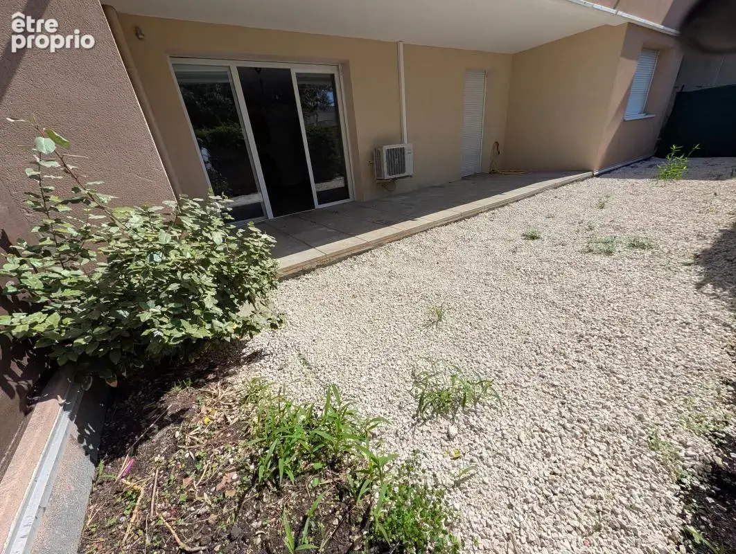 Appartement T3 RDJ avec parking centre ville au calme - photo 2