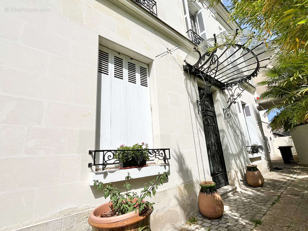 Maison à SAINT-CYR-SUR-LOIRE