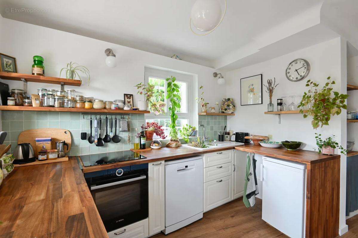 Maison de 6 pièces de 134 m² à Nîmes, Justices Vieilles - photo 5