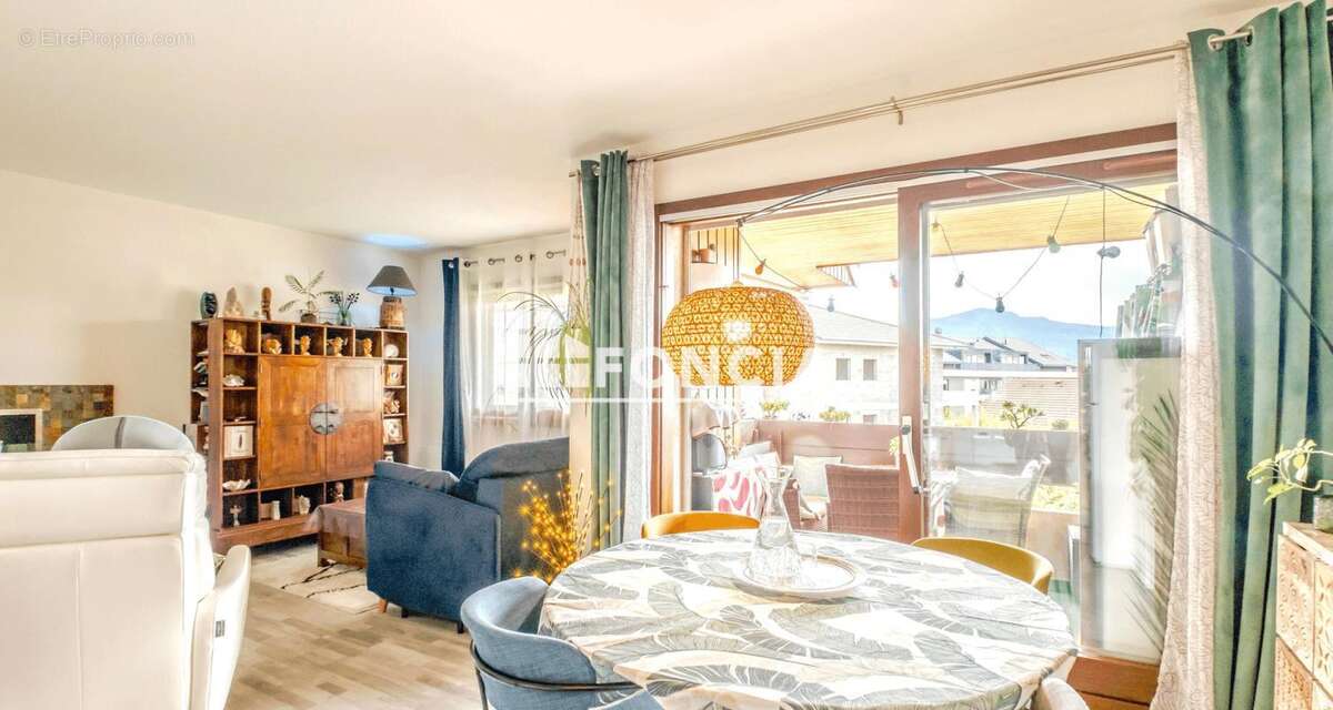 Appartement à DOUVAINE