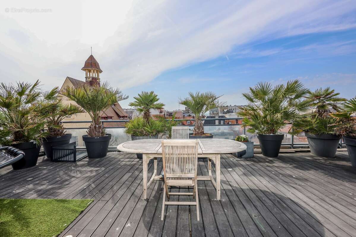 En plein coeur du centre-ville du Touquet : Penthouse d'exception avec terrasses panoramiques : - photo 9