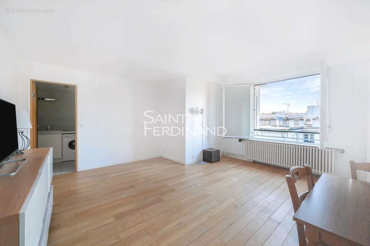 Appartement à NEUILLY-SUR-SEINE