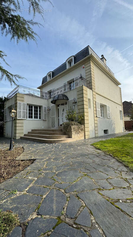 Maison à SAINT-GRATIEN