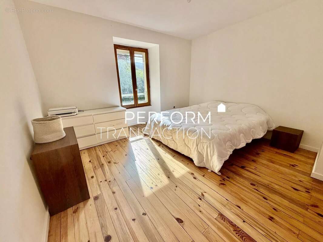 Appartement à SAINT-GEORGES-DE-COMMIERS