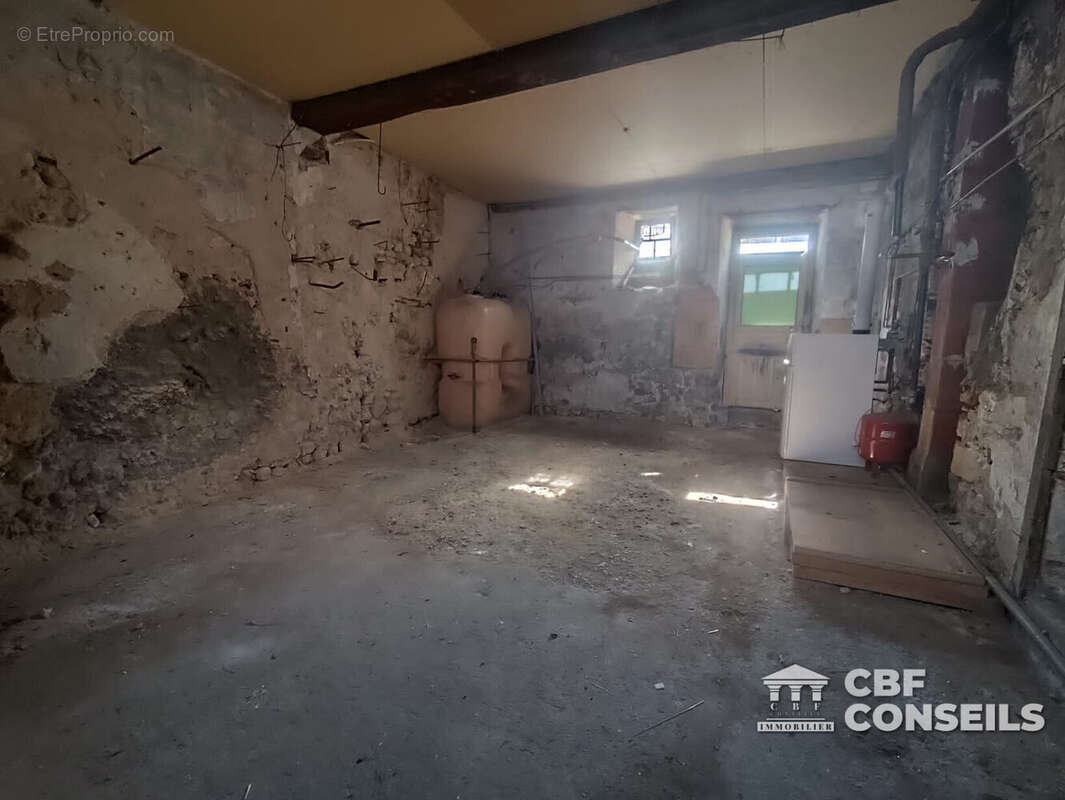 Maison 145 m² à Ebreuil  - photo 6
