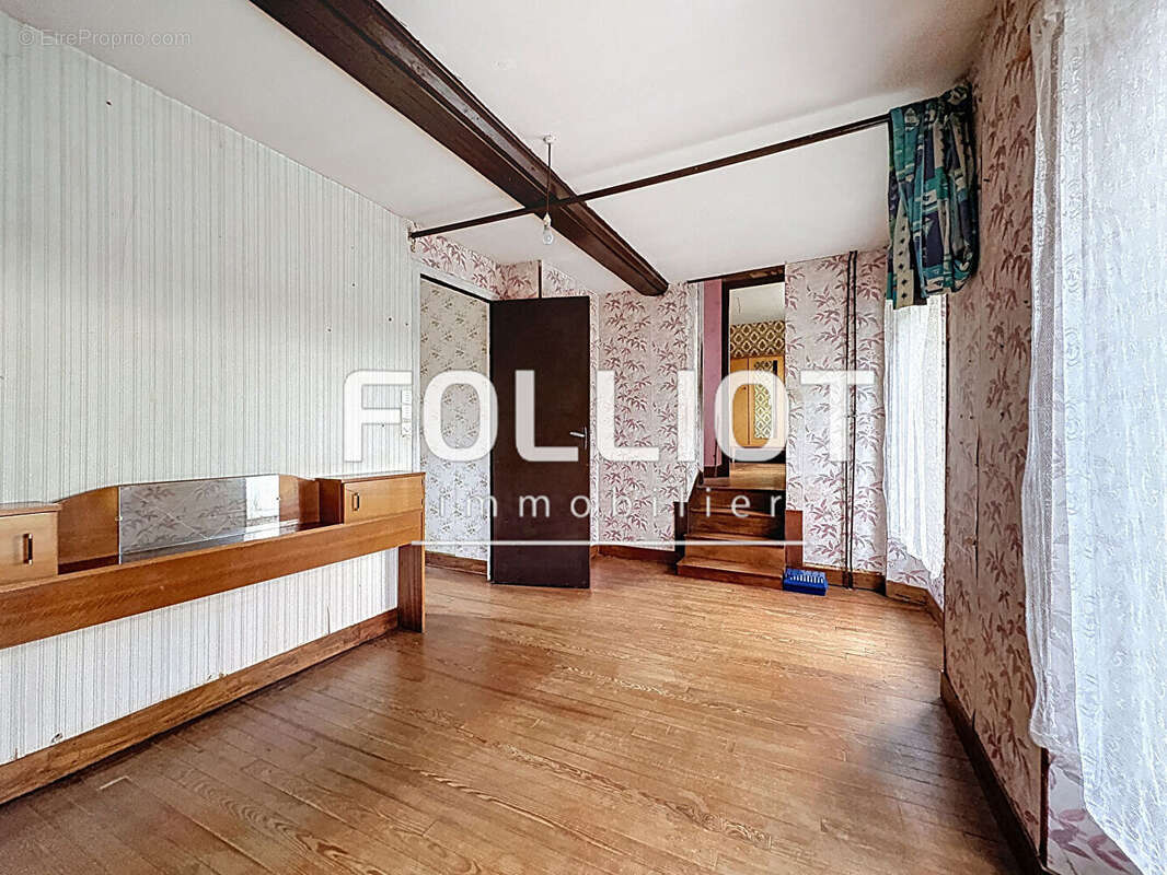 Maison à CONDE-SUR-VIRE