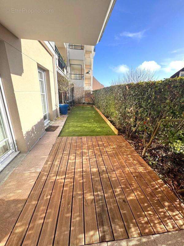 Appartement à LES CLAYES-SOUS-BOIS