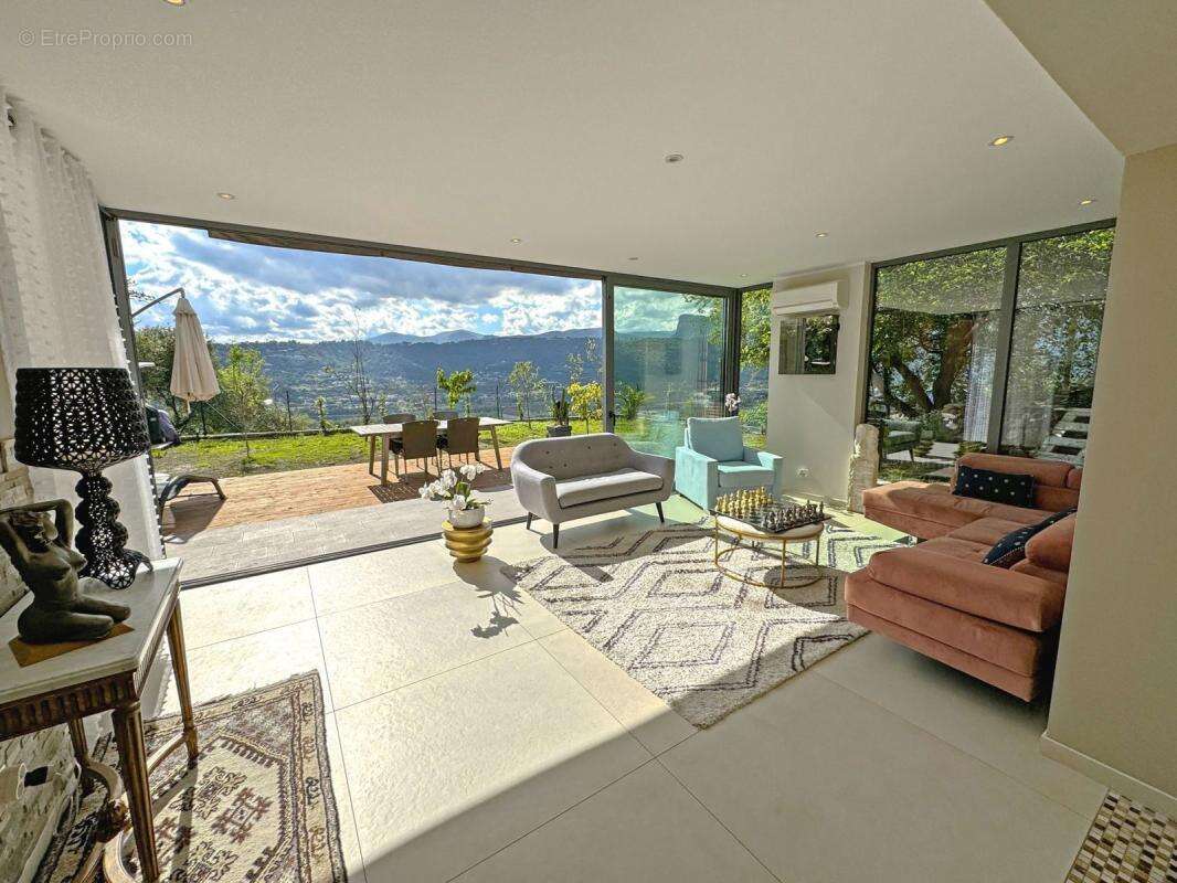 Propriété de Prestige à Vendre à Nice sur la Colline de Crémat - photo 3