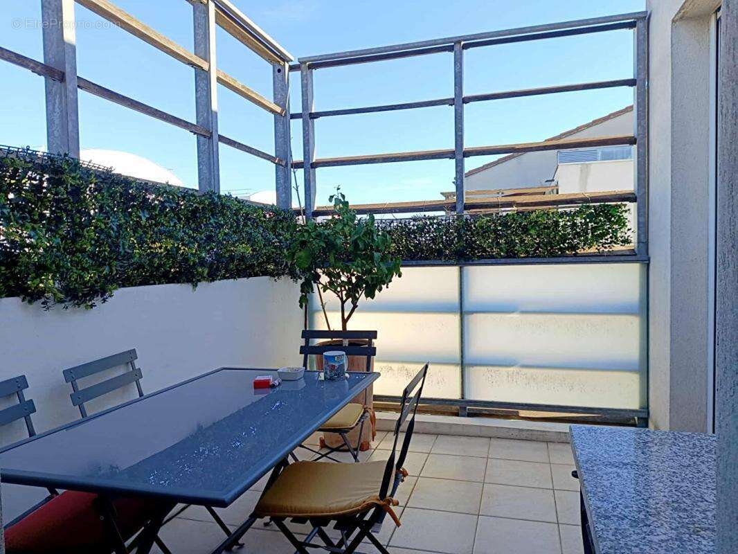 Appartement Miramas 2 pièce(s)  Terrasse ET GARAGE - photo 3