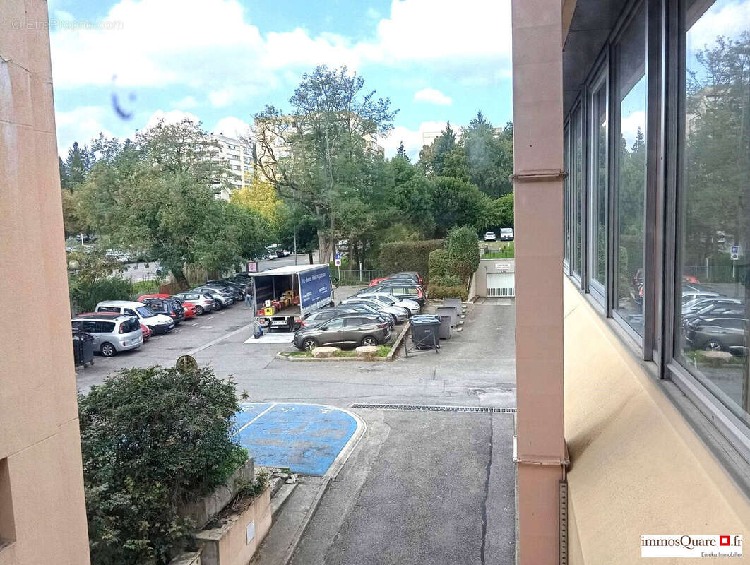 Commerce à FERNEY-VOLTAIRE