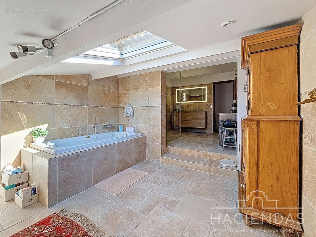 Maison à MEYRARGUES